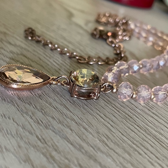 • Stunning Gem Necklace • - Picture 5 of 11